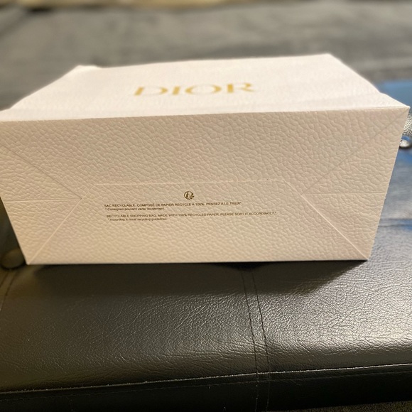 DIOR Shopping Bag - Picture 2 of 3